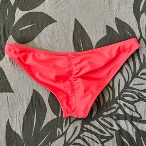 🌸 Volcom ruched bikini bottom 🌸